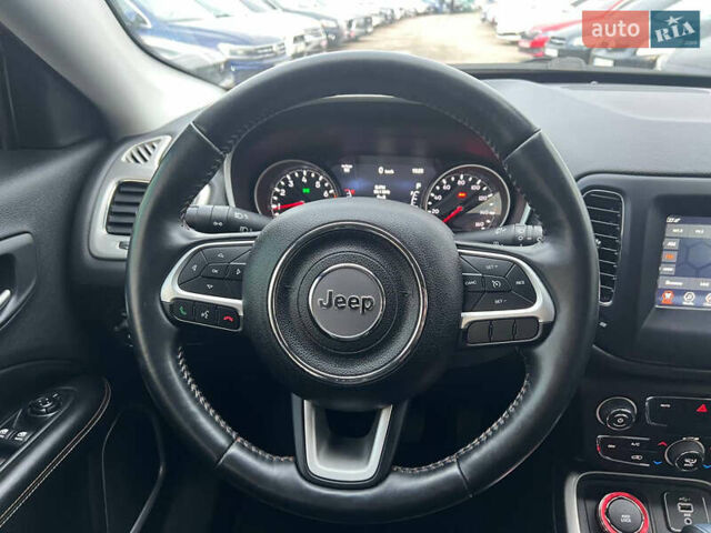Червоний Джип Compass, об'ємом двигуна 2.4 л та пробігом 122 тис. км за 15900 $, фото 9 на Automoto.ua