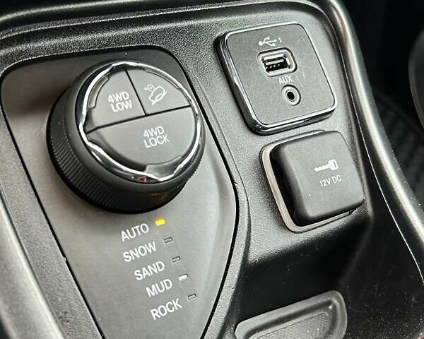 Красный Джип Компас, объемом двигателя 2.4 л и пробегом 112 тыс. км за 18000 $, фото 27 на Automoto.ua