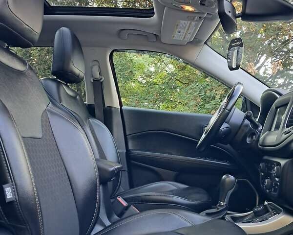 Червоний Джип Compass, об'ємом двигуна 2.36 л та пробігом 42 тис. км за 16500 $, фото 1 на Automoto.ua