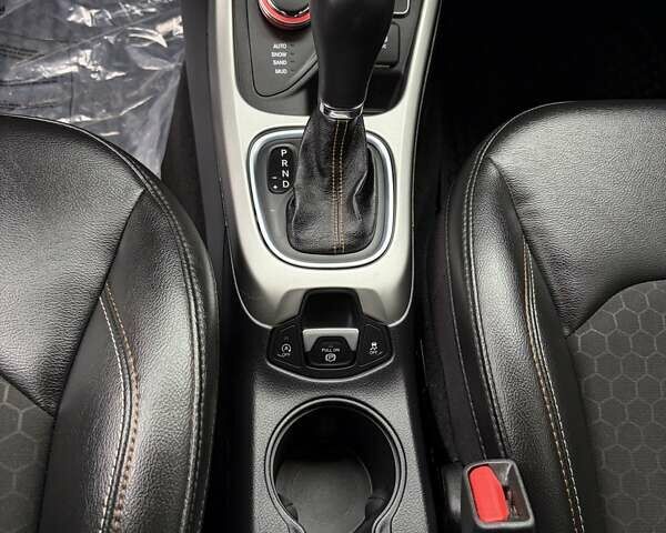 Червоний Джип Compass, об'ємом двигуна 2.36 л та пробігом 122 тис. км за 15200 $, фото 10 на Automoto.ua