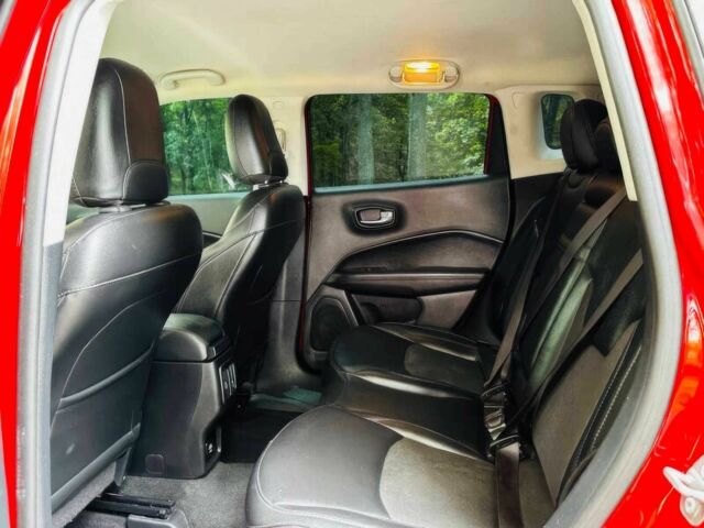 Червоний Джип Compass, об'ємом двигуна 2.4 л та пробігом 32 тис. км за 12500 $, фото 11 на Automoto.ua