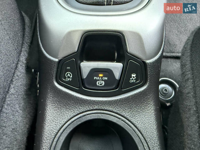 Джип Компас 2021 в Полтаве на Automoto.ua Красный Джип Компас, объемом двигателя 2.36 л и пробегом 100 тыс. км за 17200 $, фото 30 на Automoto.ua