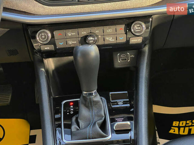 Червоний Джип Compass, об'ємом двигуна 2.36 л та пробігом 72 тис. км за 18900 $, фото 13 на Automoto.ua