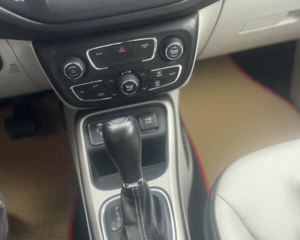 Красный Джип Компас, объемом двигателя 2.36 л и пробегом 96 тыс. км за 13900 $, фото 15 на Automoto.ua