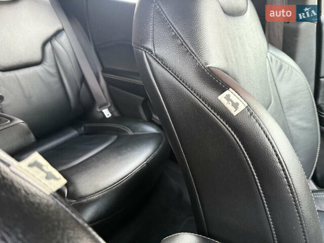 Джип Компас 2021 в Полтаве на Automoto.ua Красный Джип Компас, объемом двигателя 2.36 л и пробегом 100 тыс. км за 17200 $, фото 32 на Automoto.ua