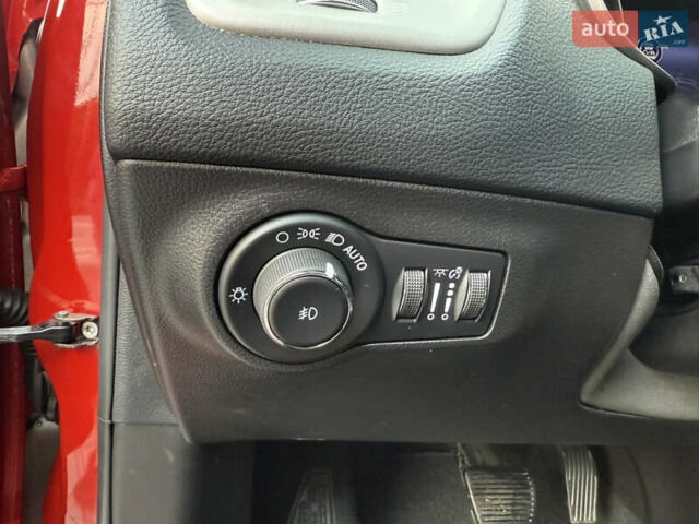 Джип Компас 2021 в Полтаве на Automoto.ua Красный Джип Компас, объемом двигателя 2.36 л и пробегом 100 тыс. км за 17200 $, фото 39 на Automoto.ua