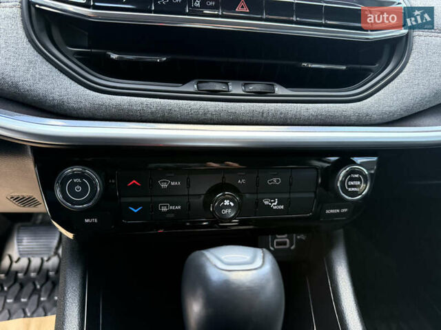 Червоний Джип Compass, об'ємом двигуна 2.36 л та пробігом 76 тис. км за 21500 $, фото 40 на Automoto.ua