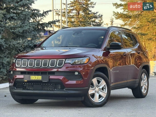 Червоний Джип Compass, об'ємом двигуна 2.4 л та пробігом 141 тис. км за 18300 $, фото 1 на Automoto.ua