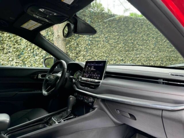 Червоний Джип Compass, об'ємом двигуна 2.4 л та пробігом 34 тис. км за 8500 $, фото 5 на Automoto.ua