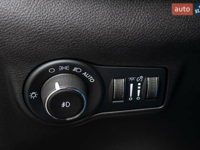 Червоний Джип Compass, об'ємом двигуна 2.36 л та пробігом 117 тис. км за 19800 $, фото 30 на Automoto.ua