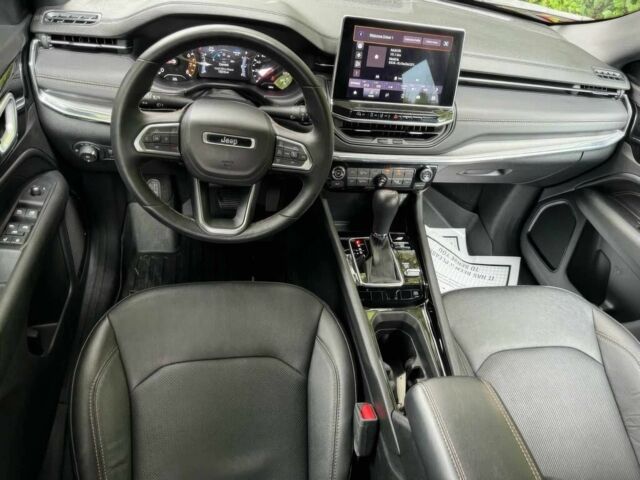 Червоний Джип Compass, об'ємом двигуна 2.4 л та пробігом 34 тис. км за 8500 $, фото 7 на Automoto.ua