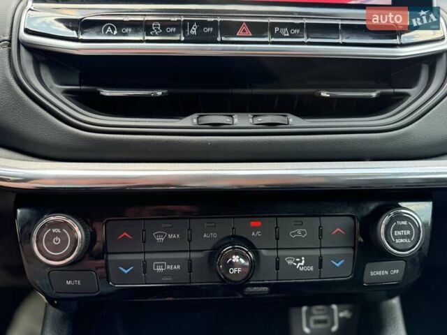 Червоний Джип Compass, об'ємом двигуна 2 л та пробігом 57 тис. км за 21900 $, фото 22 на Automoto.ua