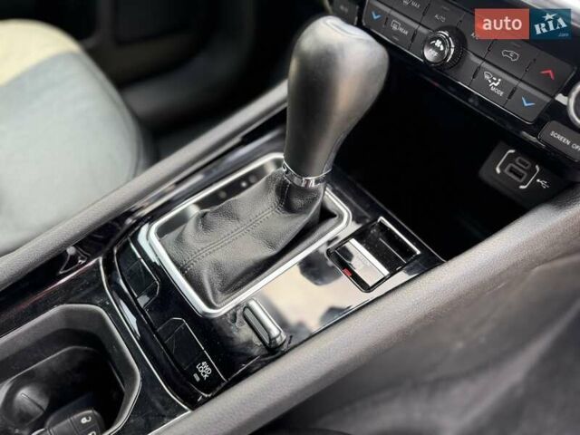 Червоний Джип Compass, об'ємом двигуна 2 л та пробігом 57 тис. км за 21900 $, фото 18 на Automoto.ua