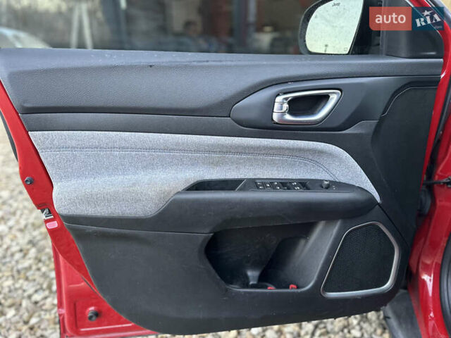 Красный Джип Компас, объемом двигателя 2 л и пробегом 129 тыс. км за 13999 $, фото 14 на Automoto.ua