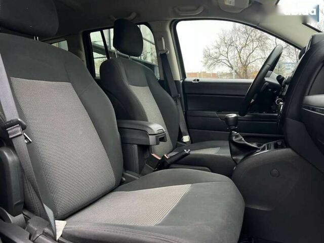 Джип Компас, объемом двигателя 2.1 л и пробегом 185 тыс. км за 10900 $, фото 9 на Automoto.ua