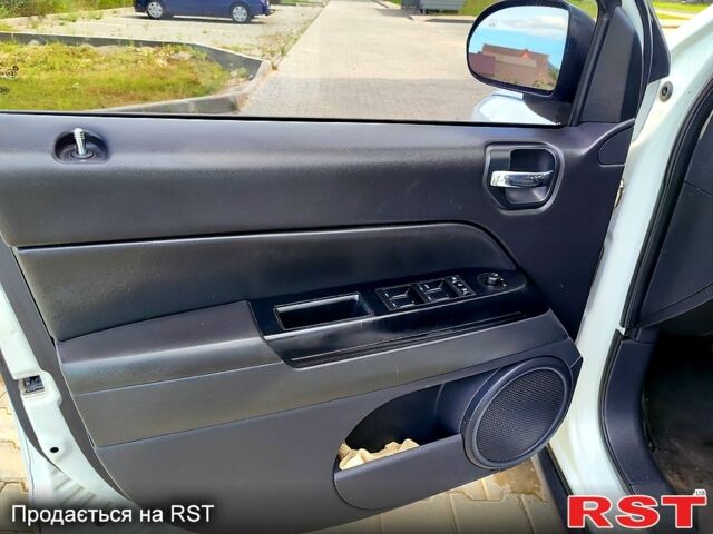 Джип Компас, объемом двигателя 2 л и пробегом 189 тыс. км за 7000 $, фото 10 на Automoto.ua