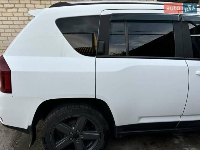 Джип Компас, объемом двигателя 2 л и пробегом 144 тыс. км за 10600 $, фото 3 на Automoto.ua