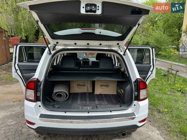 Джип Compass, об'ємом двигуна 0 л та пробігом 110 тис. км за 13800 $, фото 6 на Automoto.ua