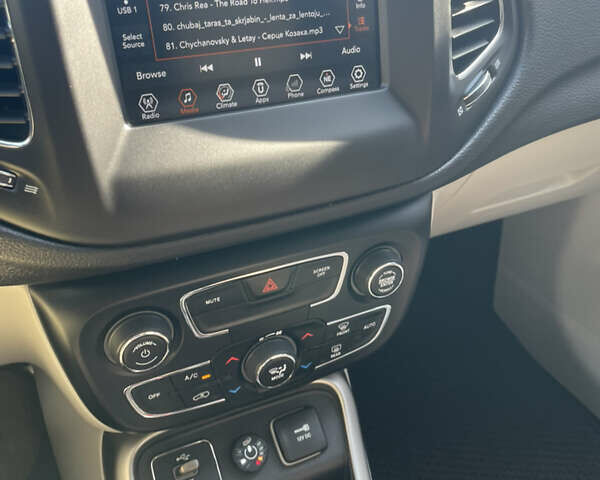 Джип Compass, об'ємом двигуна 2.4 л та пробігом 175 тис. км за 14800 $, фото 9 на Automoto.ua