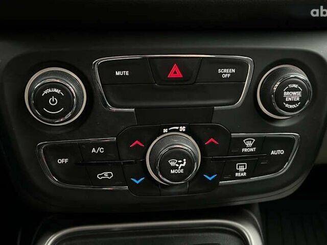 Джип Compass, об'ємом двигуна 2.4 л та пробігом 92 тис. км за 17200 $, фото 16 на Automoto.ua