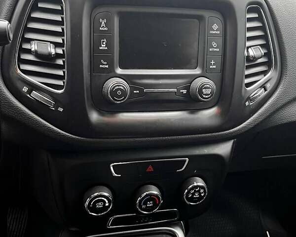 Джип Компас, объемом двигателя 2.4 л и пробегом 224 тыс. км за 10800 $, фото 12 на Automoto.ua