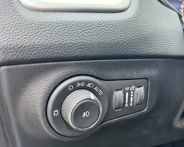 Джип Компас, объемом двигателя 2.4 л и пробегом 61 тыс. км за 16000 $, фото 27 на Automoto.ua