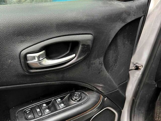 Джип Компас, объемом двигателя 2.4 л и пробегом 140 тыс. км за 9200 $, фото 4 на Automoto.ua