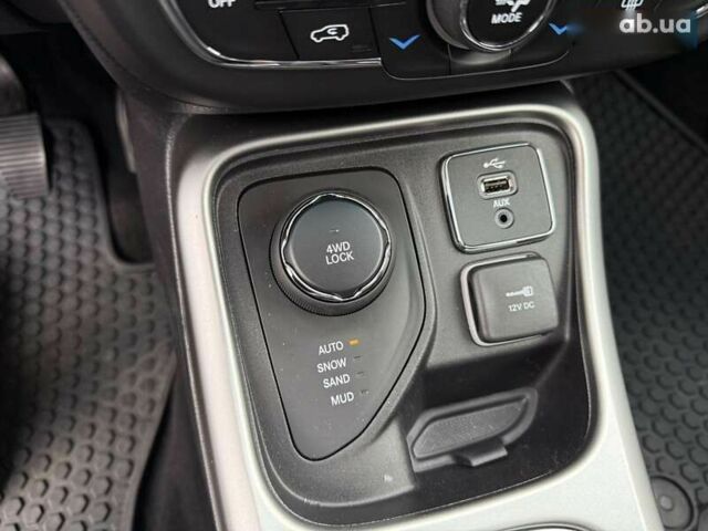Джип Compass, об'ємом двигуна 2.4 л та пробігом 127 тис. км за 14900 $, фото 19 на Automoto.ua