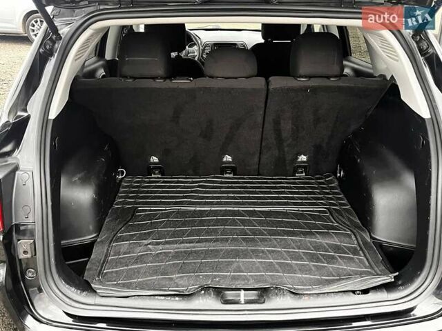 Джип Компас, объемом двигателя 2.4 л и пробегом 224 тыс. км за 10800 $, фото 18 на Automoto.ua