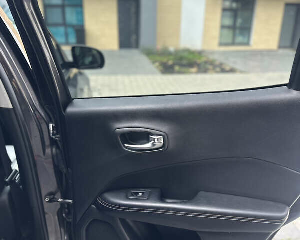 Джип Компас, объемом двигателя 2.4 л и пробегом 100 тыс. км за 15800 $, фото 13 на Automoto.ua