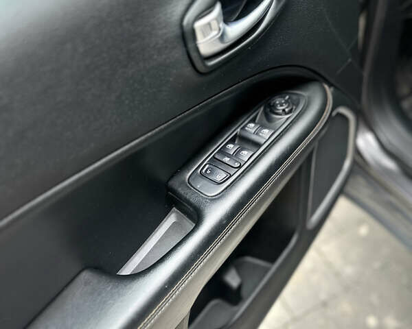 Джип Компас, объемом двигателя 2.4 л и пробегом 100 тыс. км за 15800 $, фото 12 на Automoto.ua