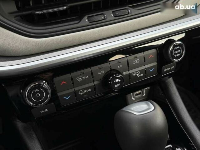 Джип Compass, об'ємом двигуна 2 л та пробігом 2 тис. км за 22900 $, фото 26 на Automoto.ua