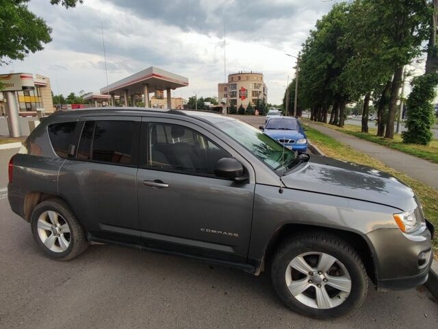 Сірий Джип Compass, об'ємом двигуна 2.4 л та пробігом 160 тис. км за 7400 $, фото 1 на Automoto.ua