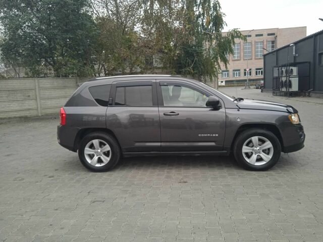 Сірий Джип Compass, об'ємом двигуна 2.4 л та пробігом 137 тис. км за 9000 $, фото 4 на Automoto.ua