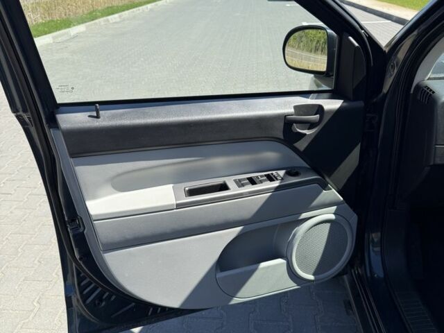 Сірий Джип Compass, об'ємом двигуна 2 л та пробігом 198 тис. км за 7700 $, фото 11 на Automoto.ua