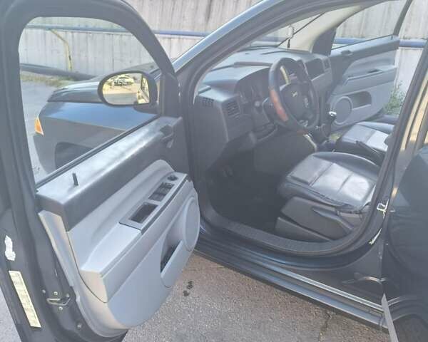 Сірий Джип Compass, об'ємом двигуна 1.97 л та пробігом 280 тис. км за 5600 $, фото 1 на Automoto.ua