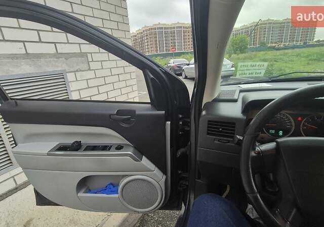 Серый Джип Компас, объемом двигателя 2.4 л и пробегом 260 тыс. км за 5500 $, фото 23 на Automoto.ua