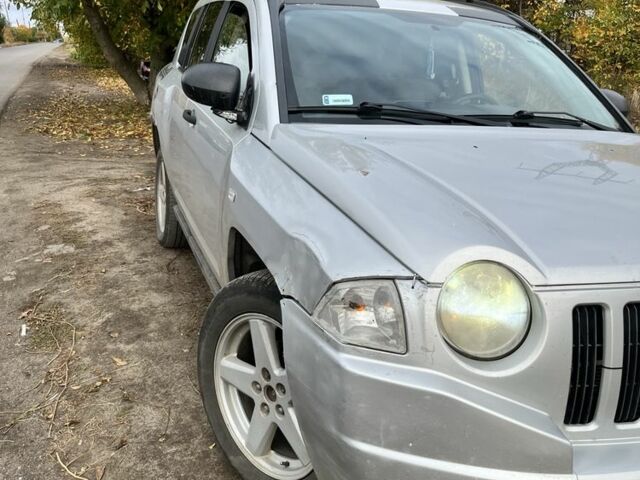 Сірий Джип Compass, об'ємом двигуна 2 л та пробігом 310 тис. км за 3378 $, фото 5 на Automoto.ua