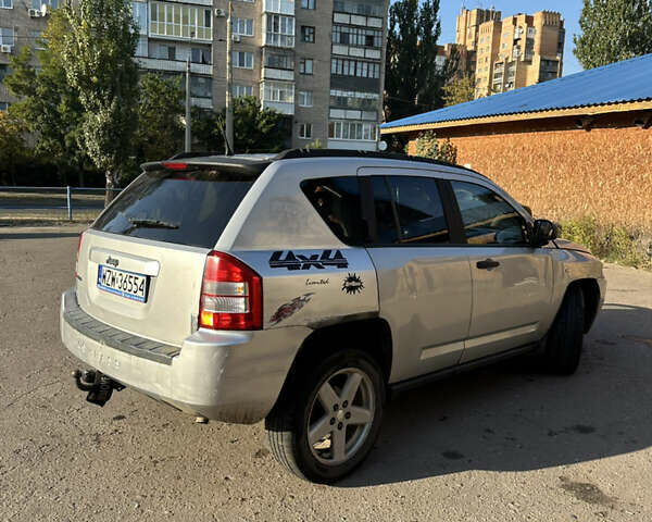 Сірий Джип Compass, об'ємом двигуна 2 л та пробігом 300 тис. км за 2100 $, фото 2 на Automoto.ua