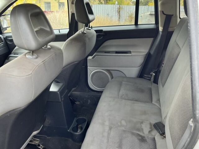 Сірий Джип Compass, об'ємом двигуна 2 л та пробігом 310 тис. км за 3580 $, фото 7 на Automoto.ua