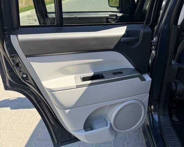 Сірий Джип Compass, об'ємом двигуна 2 л та пробігом 198 тис. км за 7700 $, фото 7 на Automoto.ua