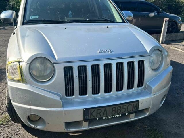 Серый Джип Компас, объемом двигателя 0 л и пробегом 140 тыс. км за 3300 $, фото 1 на Automoto.ua