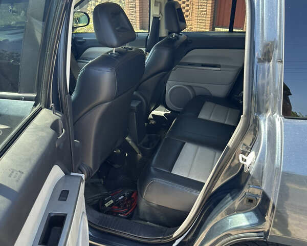 Сірий Джип Compass, об'ємом двигуна 2 л та пробігом 294 тис. км за 7500 $, фото 8 на Automoto.ua