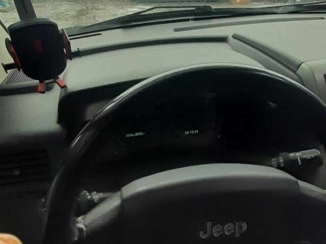 Серый Джип Компас, объемом двигателя 2 л и пробегом 317 тыс. км за 3778 $, фото 6 на Automoto.ua