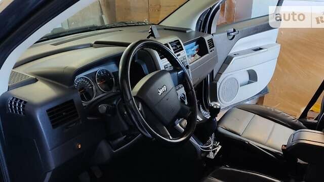 Сірий Джип Compass, об'ємом двигуна 1.97 л та пробігом 209 тис. км за 7777 $, фото 6 на Automoto.ua