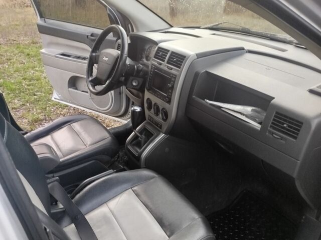 Серый Джип Компас, объемом двигателя 2 л и пробегом 78 тыс. км за 2953 $, фото 16 на Automoto.ua