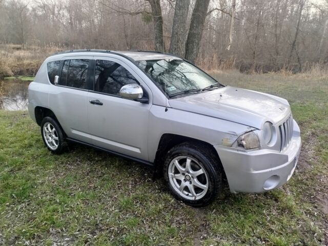 Серый Джип Компас, объемом двигателя 2 л и пробегом 78 тыс. км за 2953 $, фото 2 на Automoto.ua