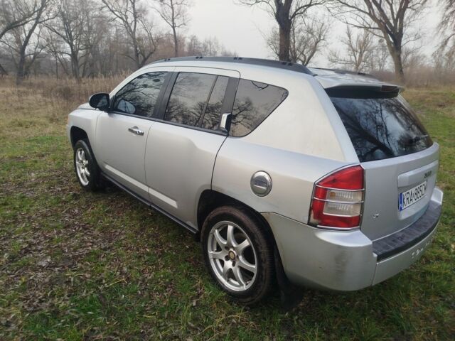 Серый Джип Компас, объемом двигателя 2 л и пробегом 78 тыс. км за 2953 $, фото 4 на Automoto.ua