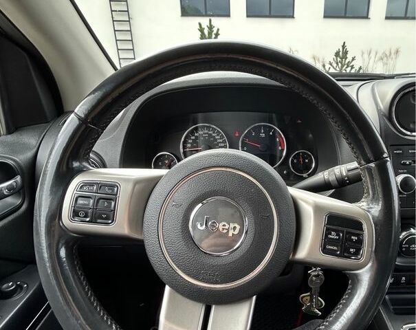 Сірий Джип Compass, об'ємом двигуна 2 л та пробігом 220 тис. км за 9500 $, фото 4 на Automoto.ua