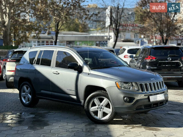 Джип Компас 2011 в Одессе на Automoto.ua Серый Джип Компас, объемом двигателя 2.36 л и пробегом 298 тыс. км за 6500 $, фото 17 на Automoto.ua